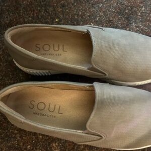 Women’s size 8 SOUL by Naturalized slip on sneakers NWOT